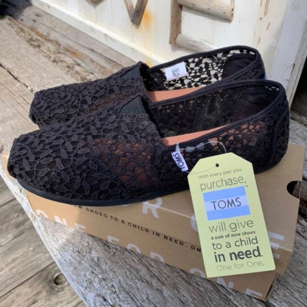 Black lace TOMS